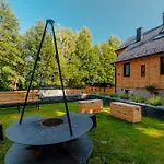 Апартаменты Harmony Land Vip Z Sauna I Jacuzzi By Royal Aparts
